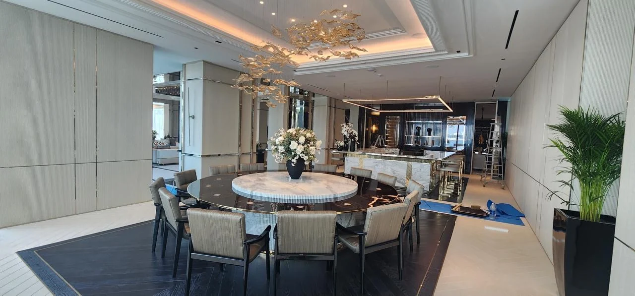 Dining room fit-out in a Jumeirah Islands villa by Time Furniture